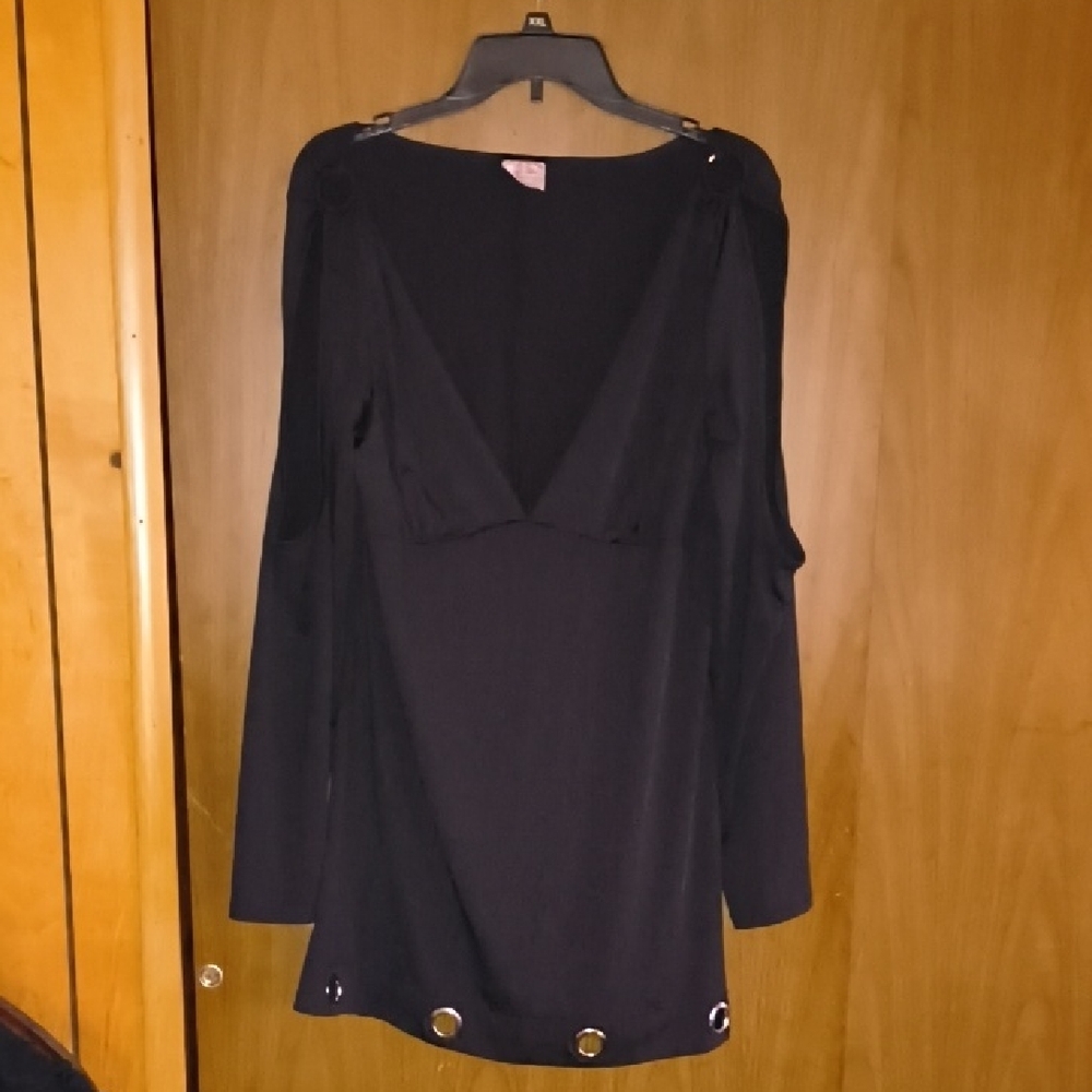 ELEGANT MOMENTS Black Long Sleeve Dress with Decorative Grommets